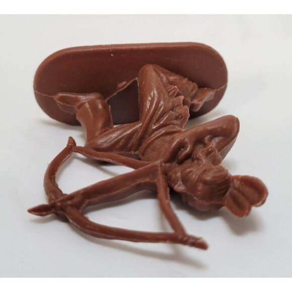 Vintage Plastic Toy Native American Archer Figurine - Made In Hong Kong - Brown - Picture 5 of 6